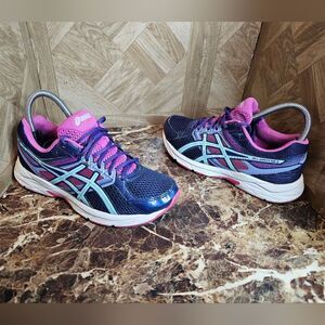 Asics women's Gel Contend 3 running shoes size 6.5.   148